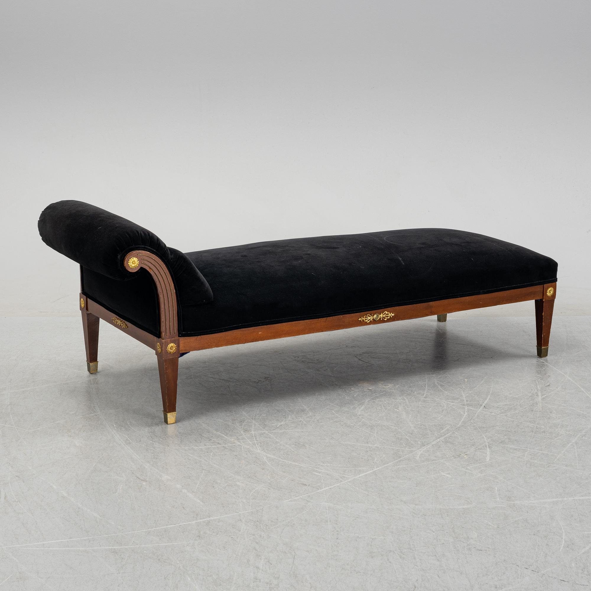 A late gustavian style daybed, early 20th century.