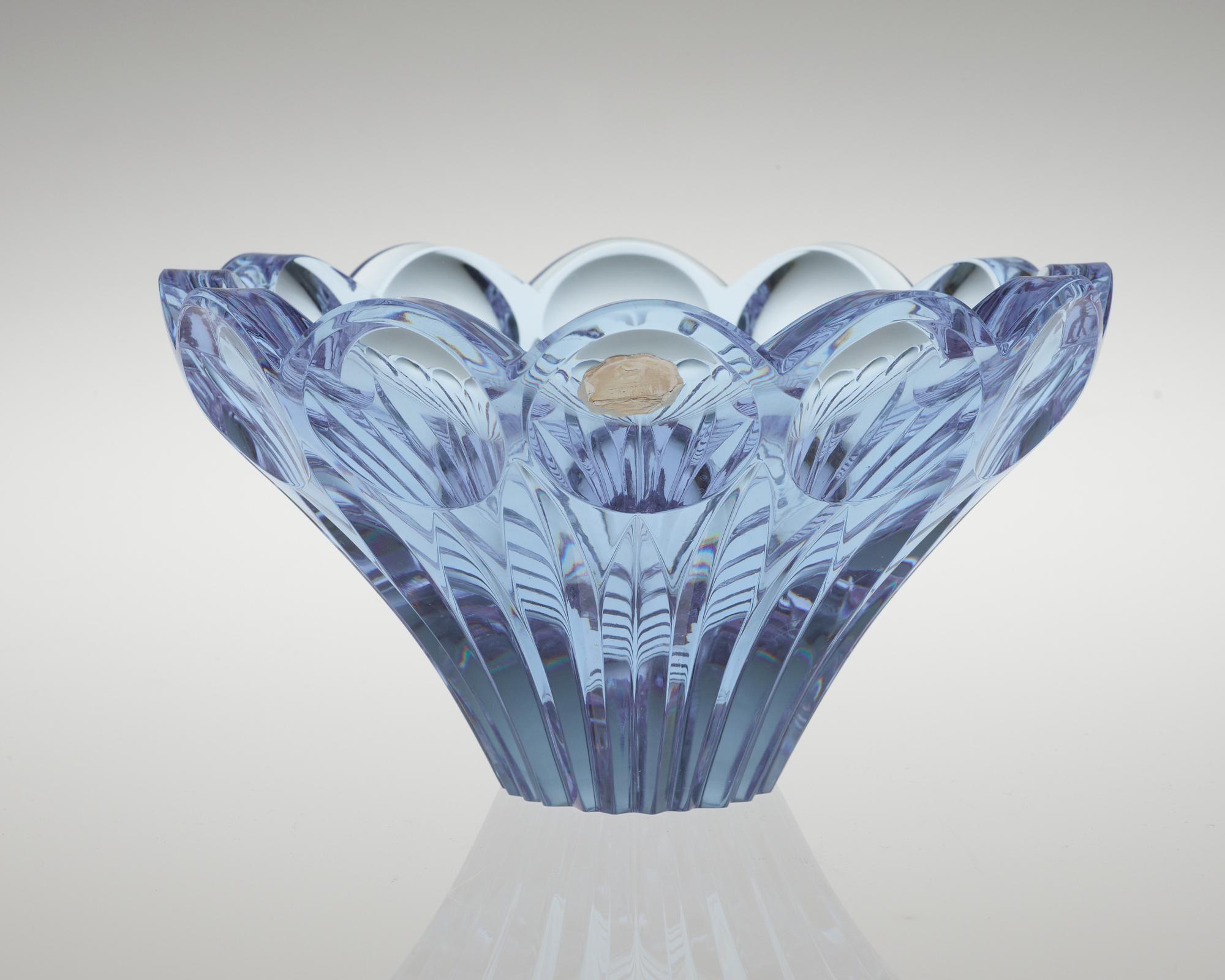 An Aimo Okkolin cut crystal glass vase, Finland.
