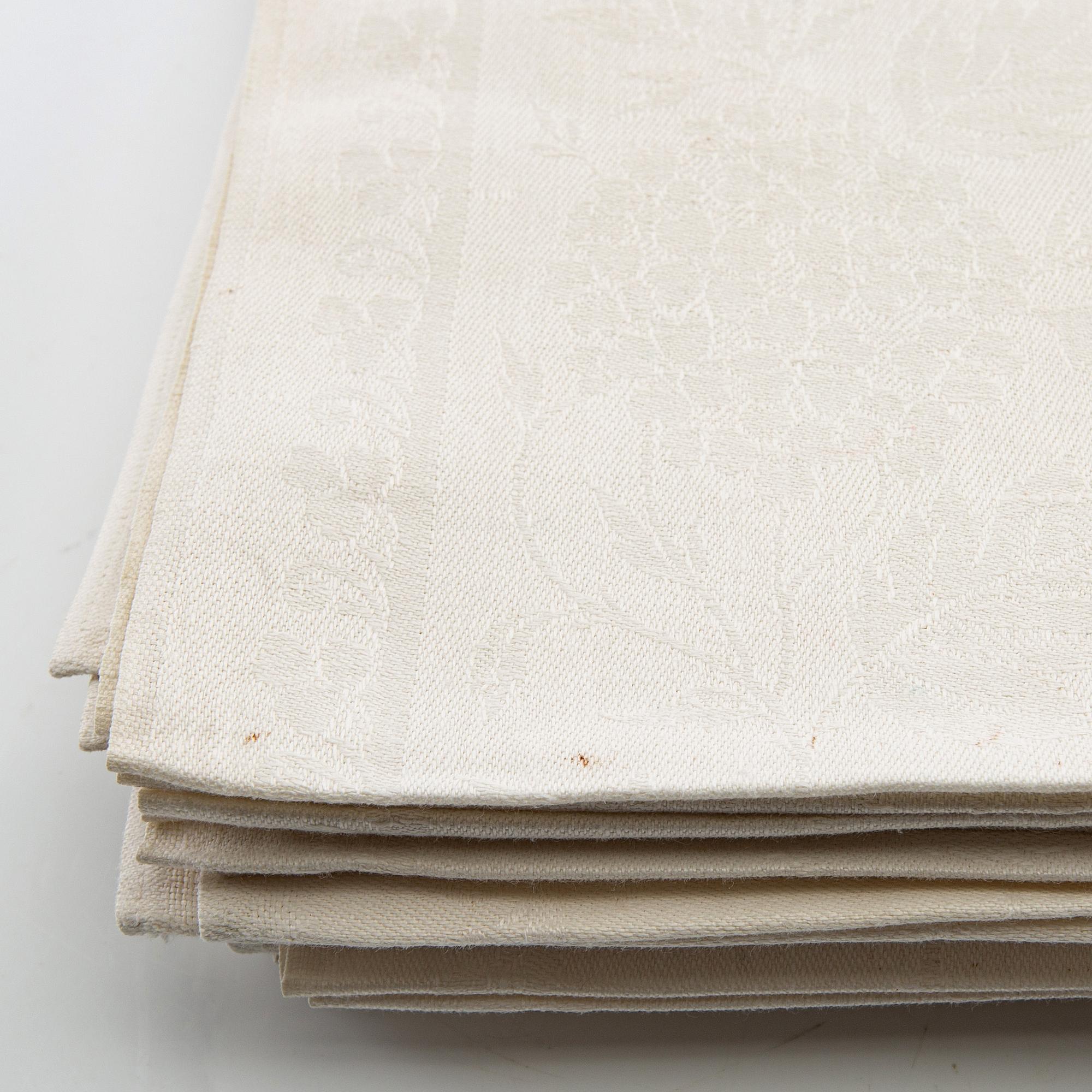 Tablecloth and napkins, 22 pcs, Damask, first half/mid 20th century.