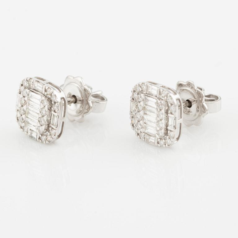 Earrings 18K white gold with baguette and brilliant cut diamonds.