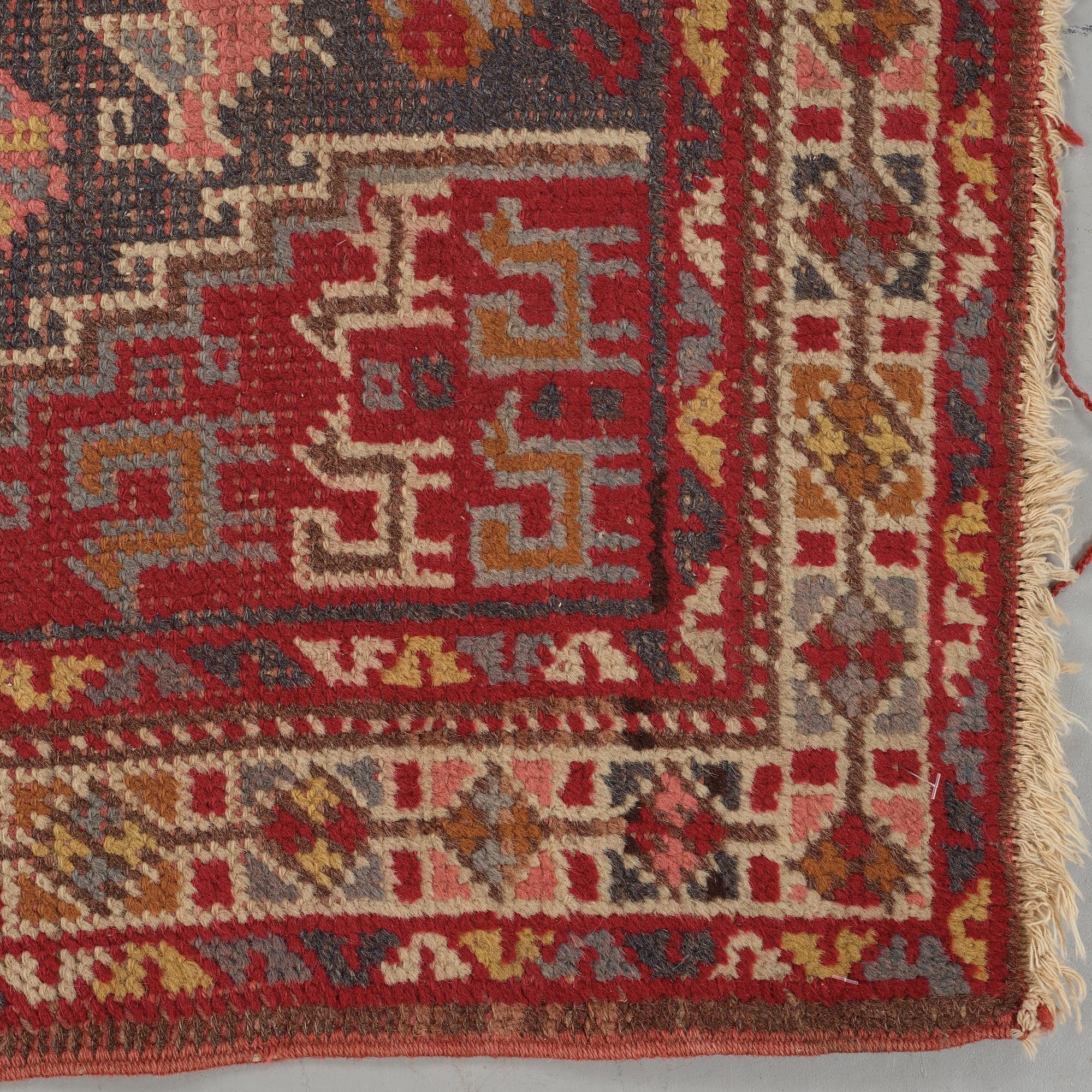 MATTO, a semi-antique East European probably, ca 173-175 x 112-116 cm.