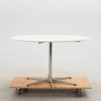 Arne Jacobsen, dining table, "Circular / B825", Fritz Hansen, Denmark, 1985.