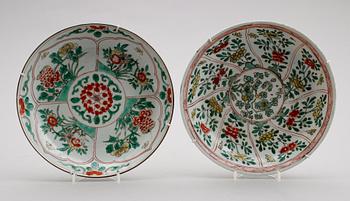 TALLRIKAR, 2 st, porslin, Kina, 1800-/1900-tal.