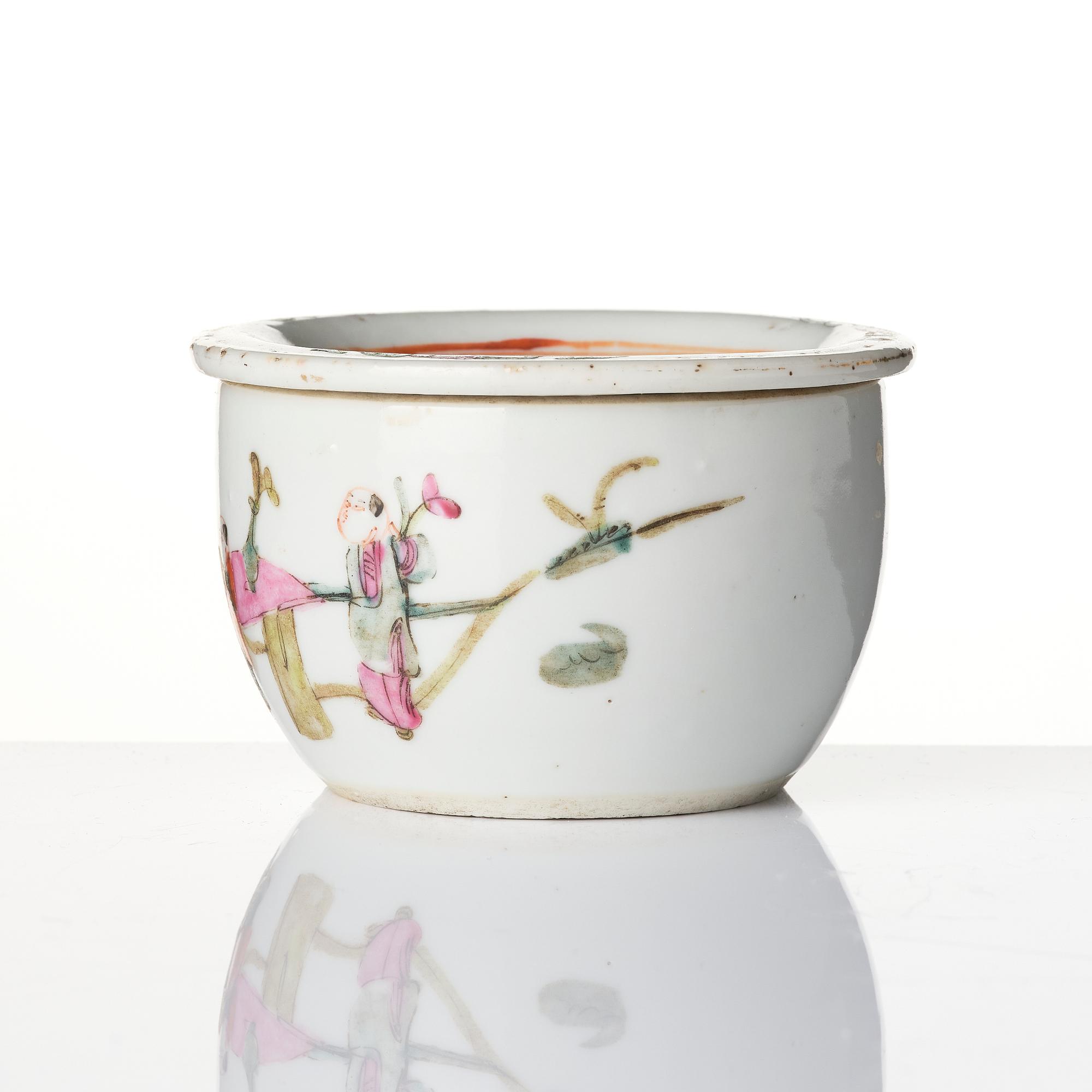 Two Chinese famille rose porcelain dishes and a censer, a pair of enamel spoons, Qing dynasty.