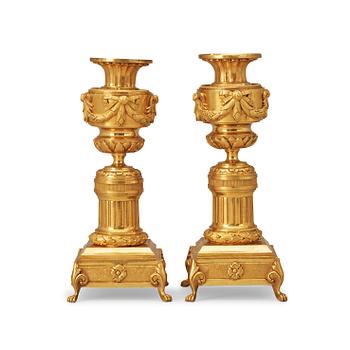 1455. A pair of Louis XVI-style late 19th century candlesticks/cassolettes.