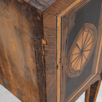 Chest of drawers, Louis XVI, France, latter half of the 18th century.