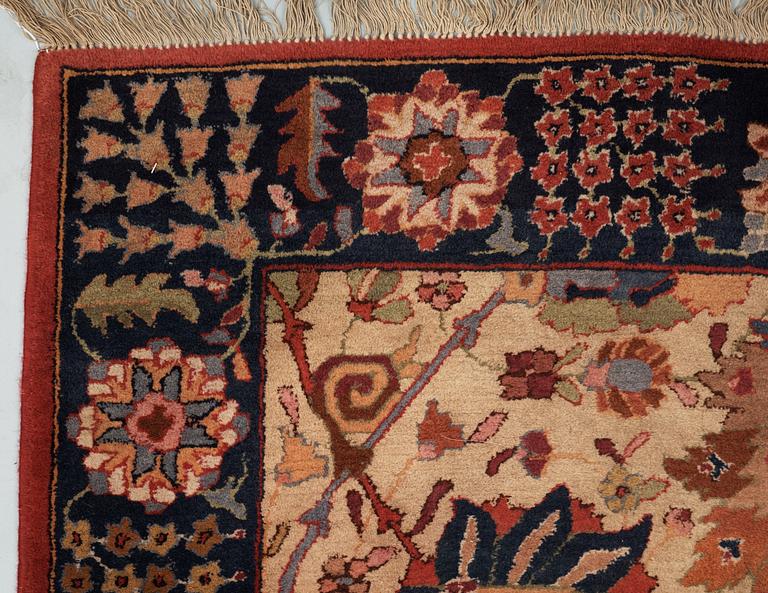 CARPET. Semi-antique Tefzet.