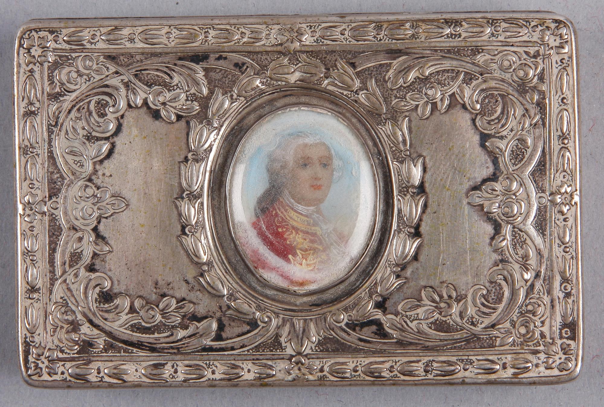 DOSA, silver, Louis XVI-stil, Frankrike, omkring 1900, senare svenska importstämplar.