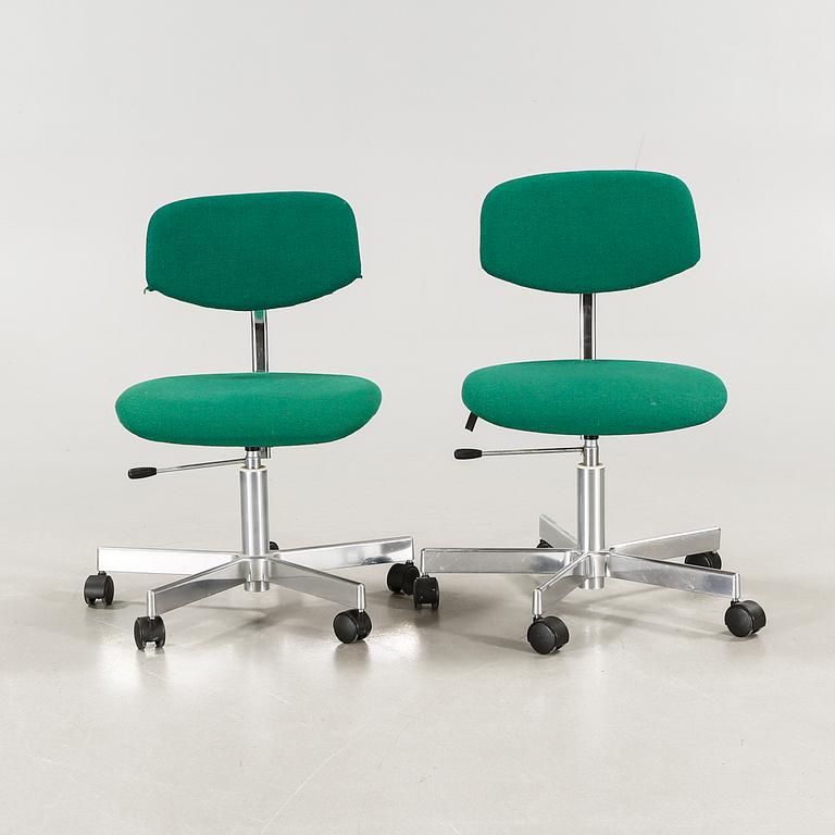 SKRIVBORDSSTOLAR, ett par, "Cento", IKEA, omkring 1980.