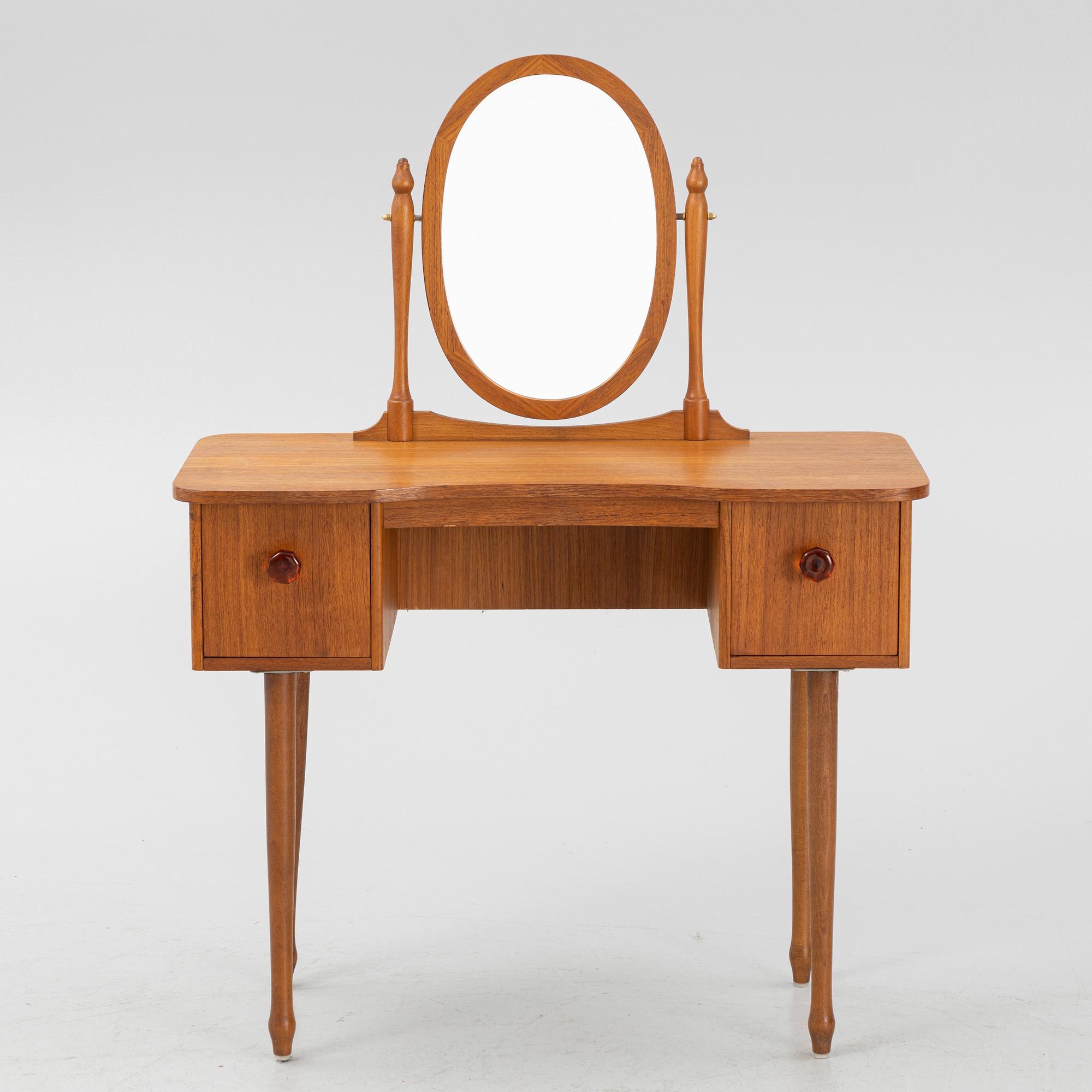 A mid 20th century dressing table.
