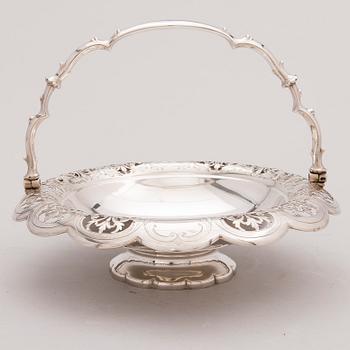 A 1920 silver bread basket, London.