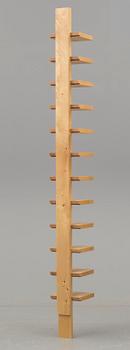 HYLLA. "Pilaster", John Kandell, Källemo AB Värnamo. 1900-talets slut.