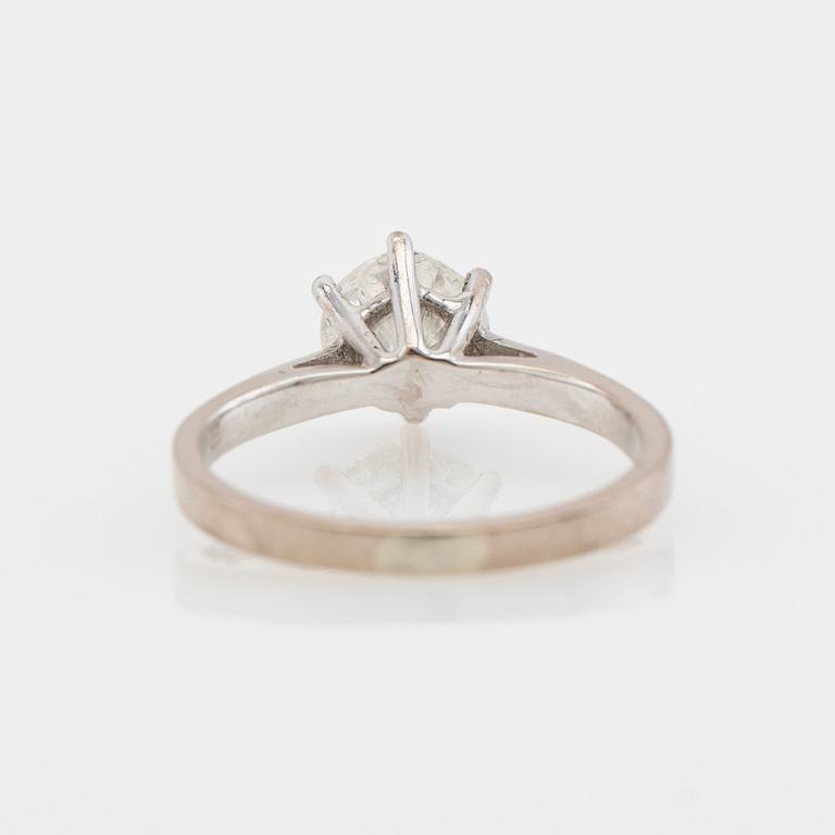 Ring, 18K vitguld med briljantslipad diamant.