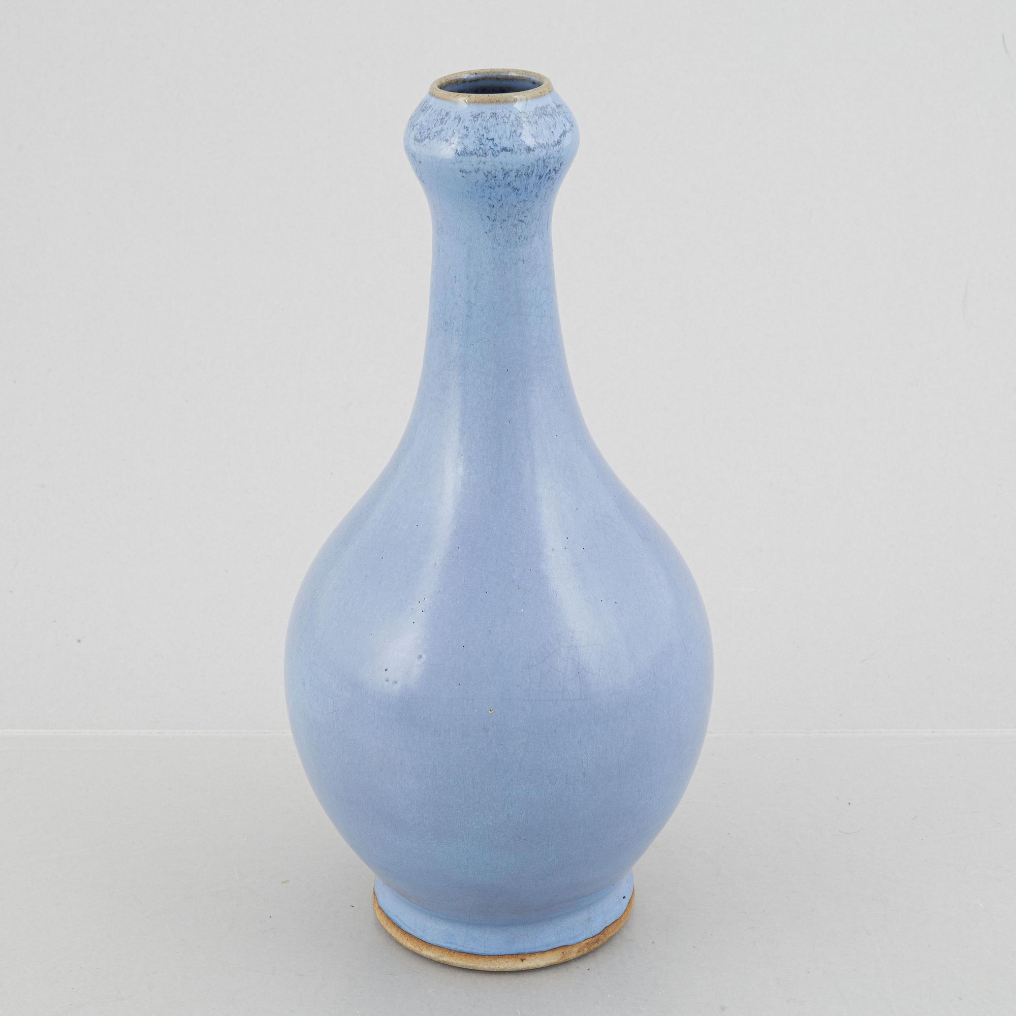 Three Chinese vases, porcelain / stoneware, 20th century.