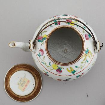 A famille rose table lamp made out of a lantern, and a teapot, dish and jar, late Qing dynasty.