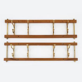 Klädhängare, ett par, "Dekorativ", Skoglunds metallgjuteri, Anderstorp, 1900-talets mitt.