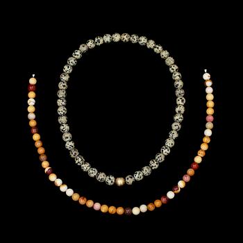 COLLIER, 2 st, natursten. Ole Lyyngaard, Danmark. 1900-slut.