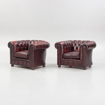A pair of Chesterfield model armchairs, England, second half of the 20th Century.