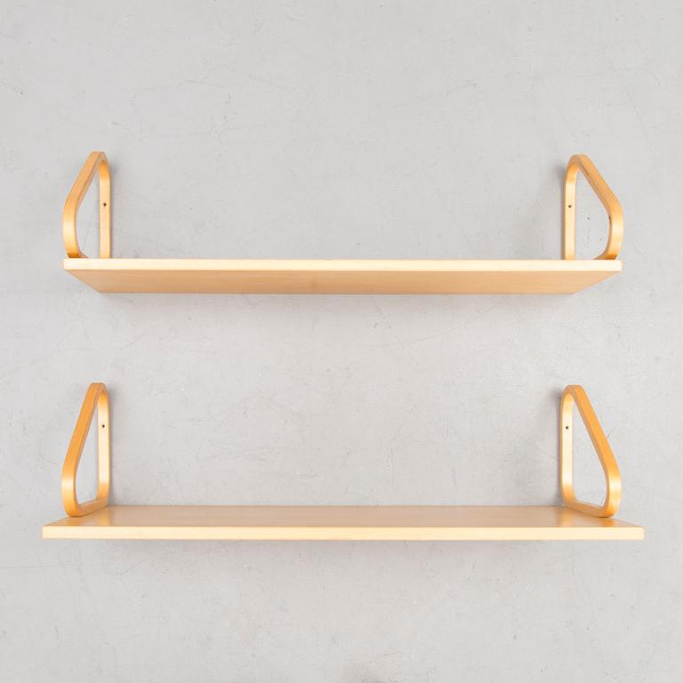 ALVAR AALTO, VÄGGHYLLOR, 2 st, 112A och 112B Artek, 1900-talets slut.