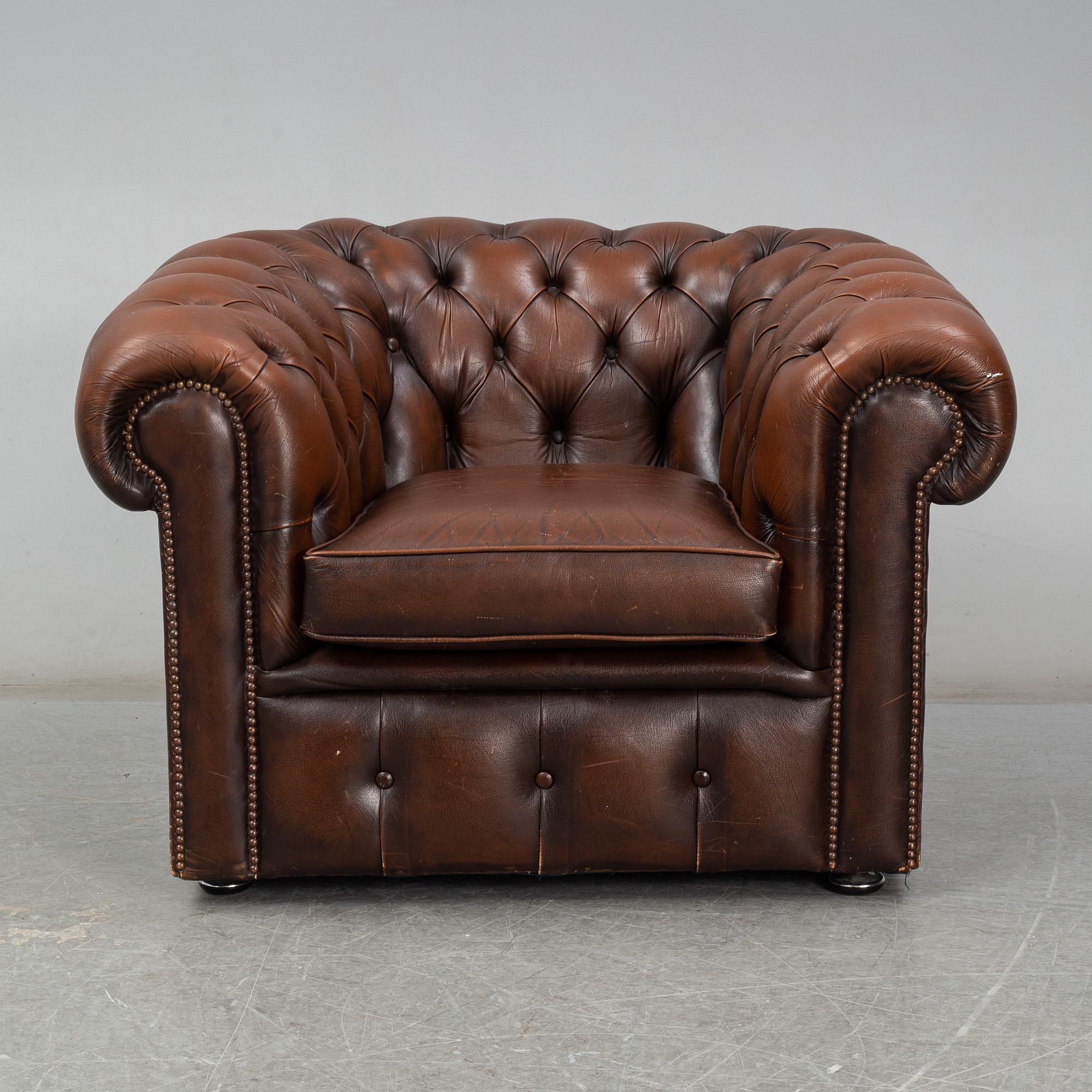 SOFFA OCH FÅTÖLJ, Chesterfield, 1900-talets andra hälft.