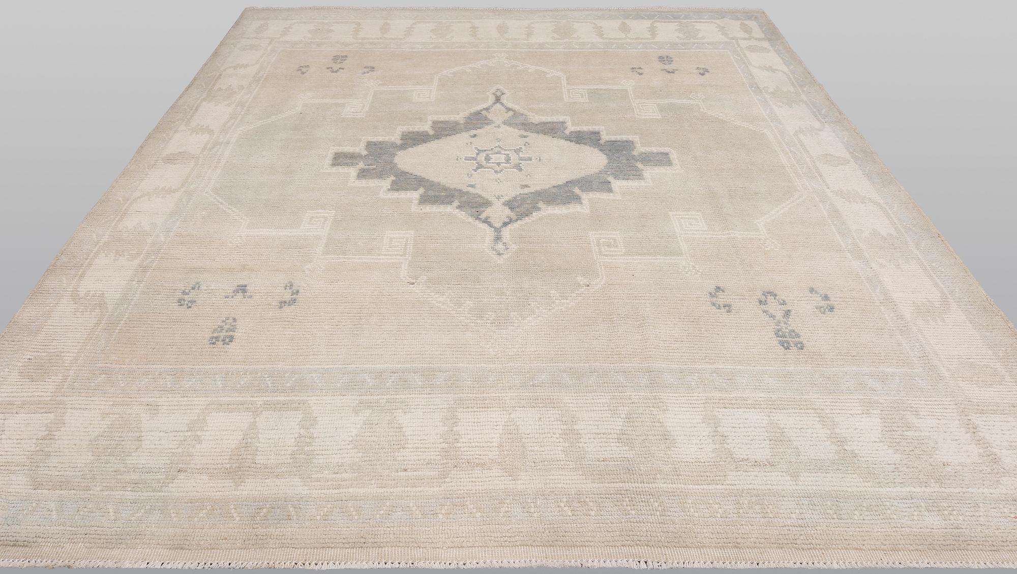 An oriental carpet, ca 312 x 256 cm.