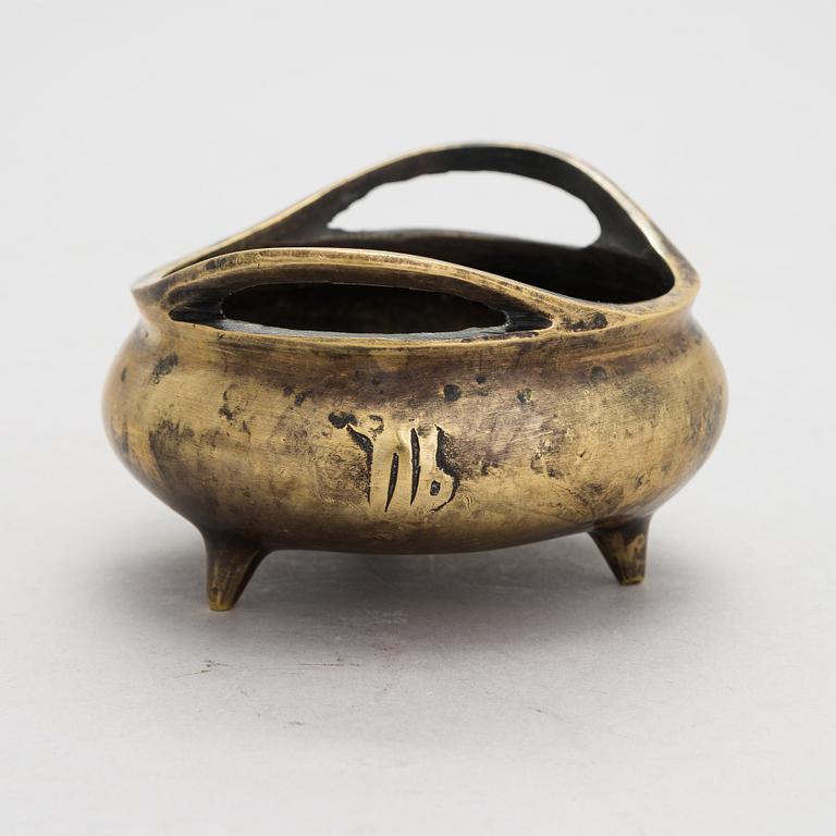 A Chinese bronze censer, latter half of 20th century.