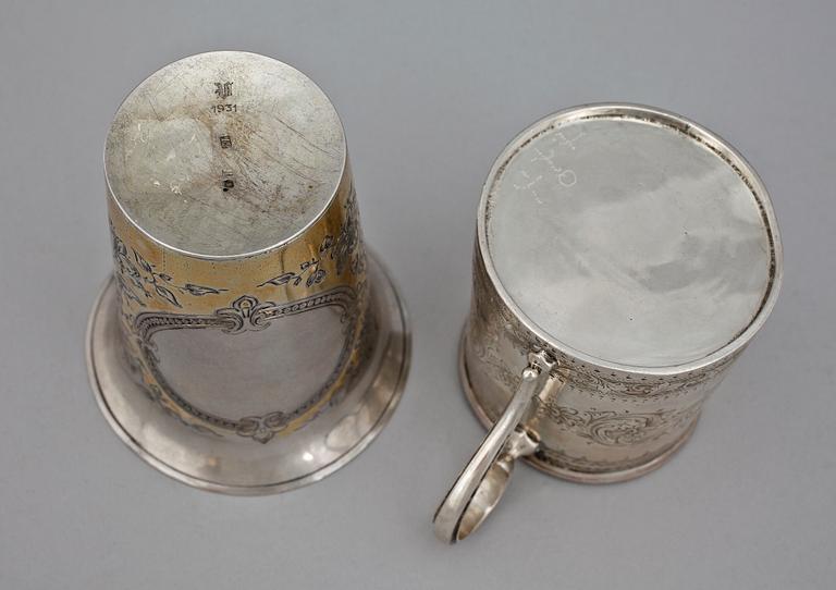 BÄGARE SAMT MUGG, silver, bla Birmingham sent 1800-tal. Totalvikt ca 220 gram.