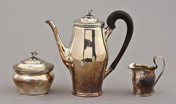KAFFESERVIS, 3 delar, sterlingsilver, Gustaf Möllenborg, Stockholm, 1959. Vikt 1 450 g.