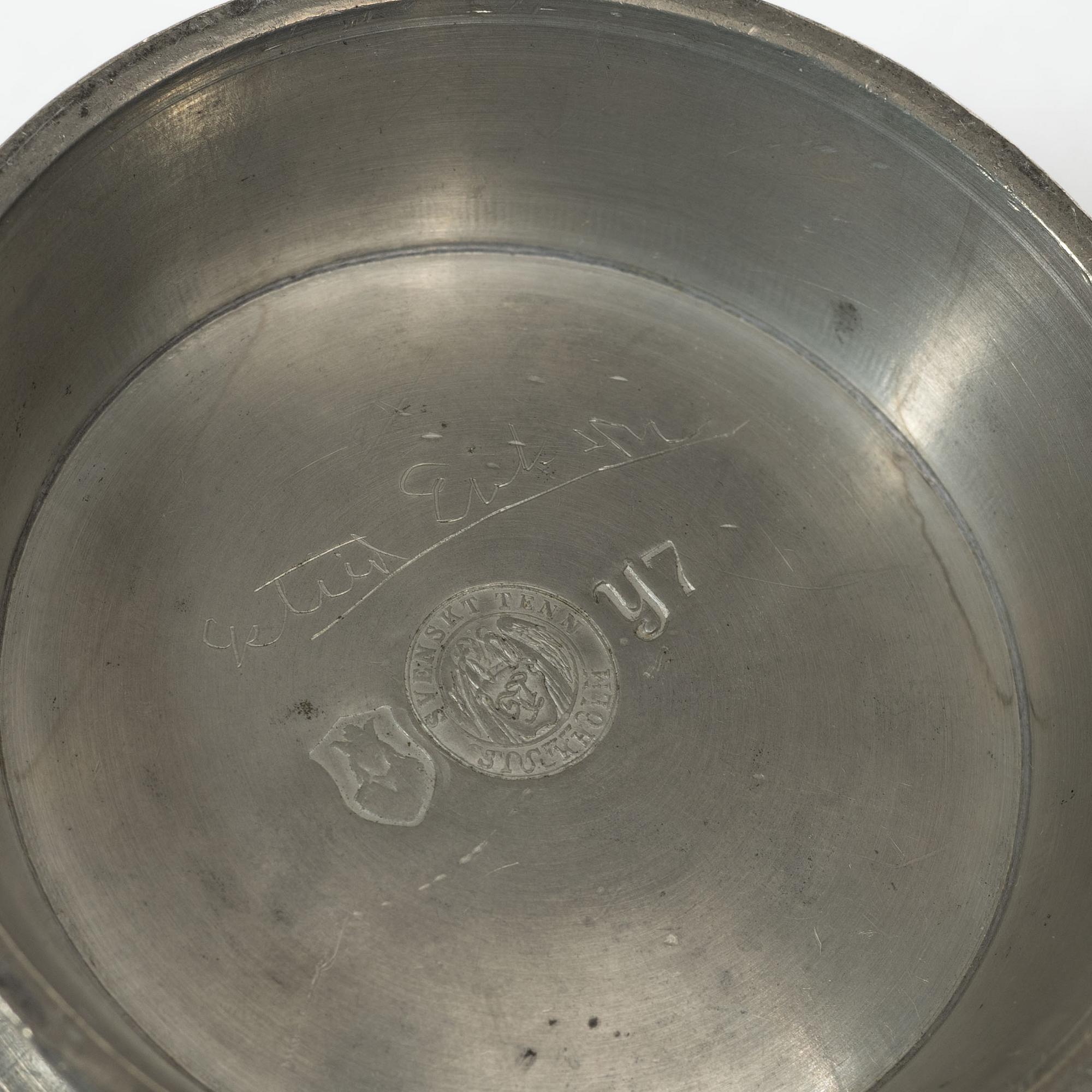 Firma Svenskt Tenn, Svenskt Tenn, a pewter sugar bowl with lid, Stockholm 1925, model A 37, signed Estrid Erikson.