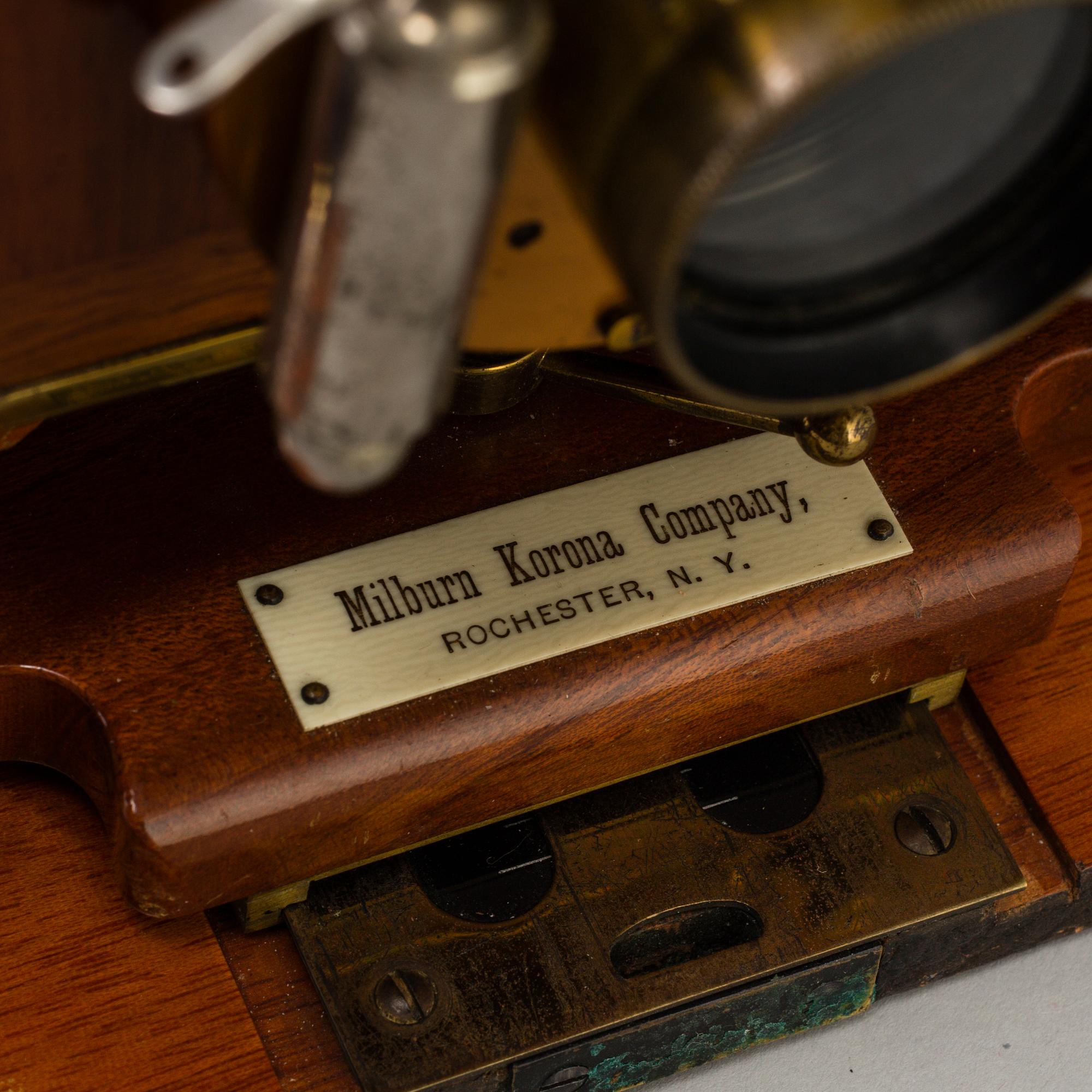 A "The Korona Hand Camera", Milburn Camera Company, New York, USA from around year 1900.