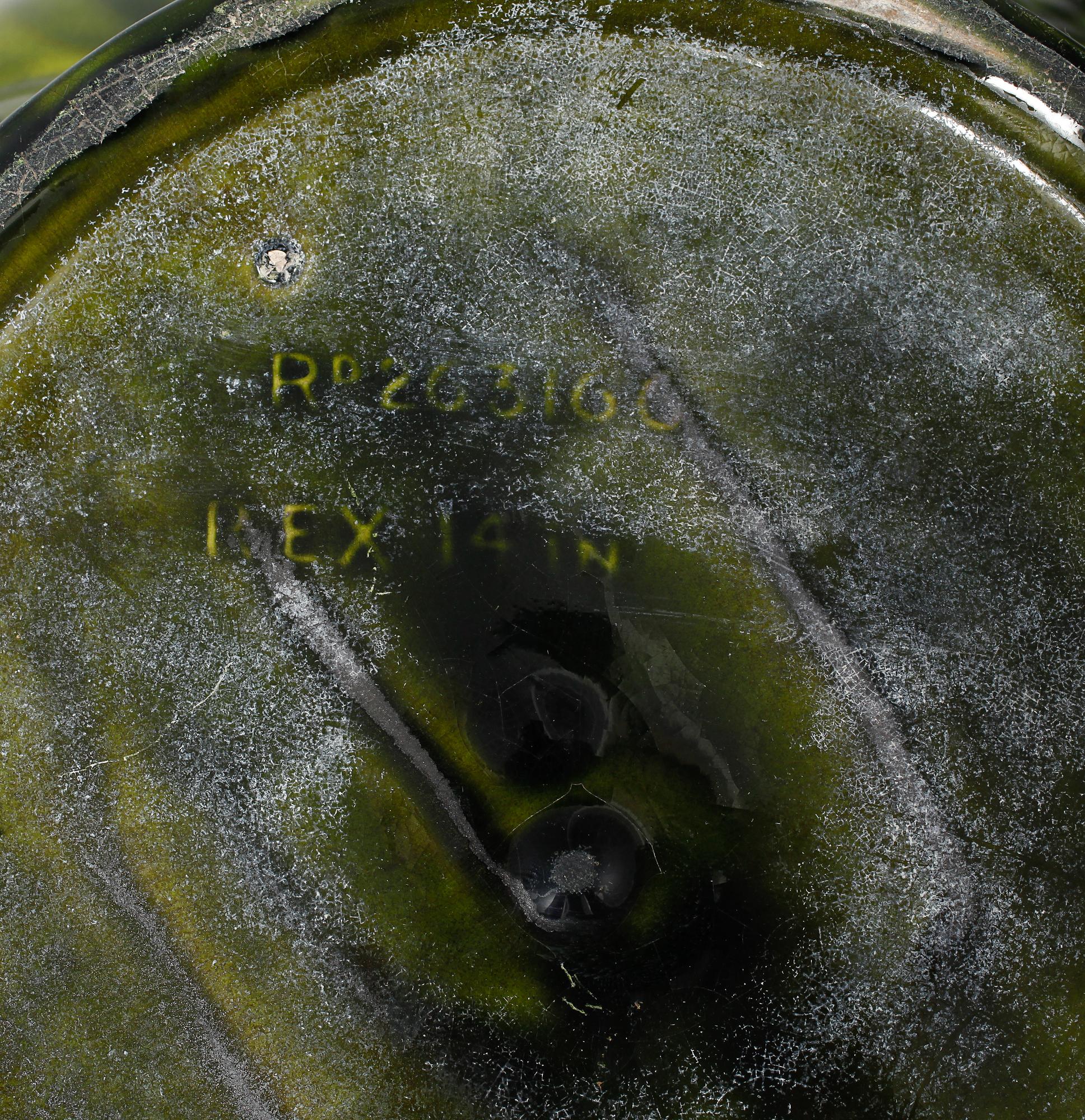 PIEDESTAL med YTTERFODER, majolika, 1900-talets första kvartal.