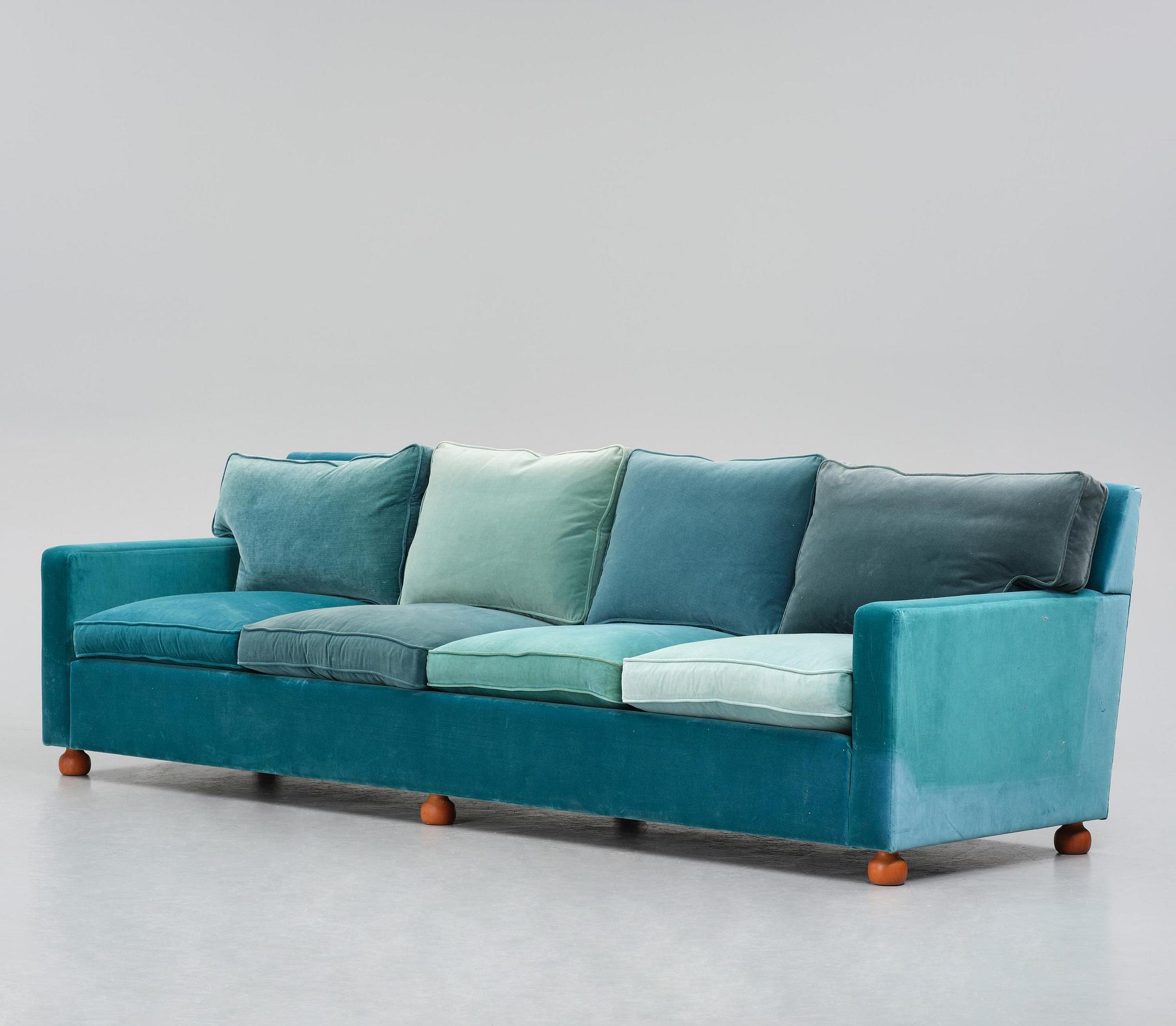 Josef Frank, a sofa model 3031, Firma Svenskt Tenn, 2018.