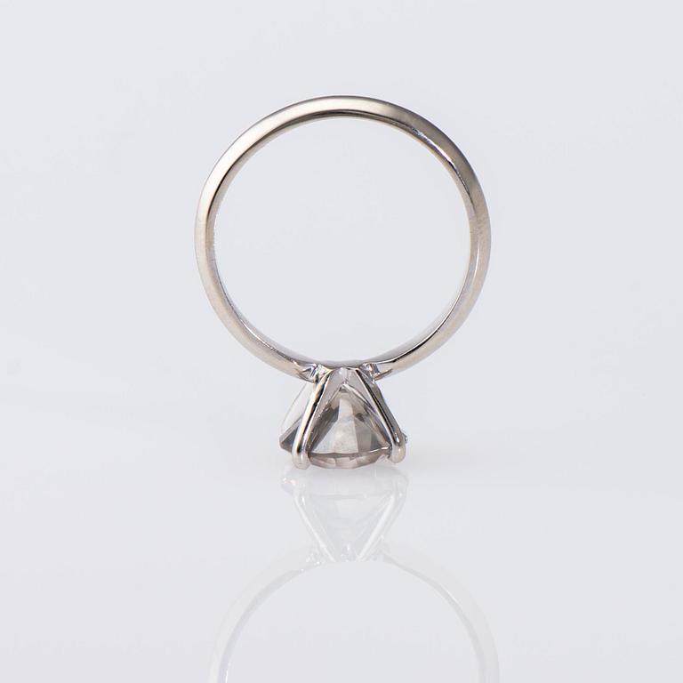 RING, 14K vitguld, briljantslipad diamant ca. 2,75 ct. Vikt 3,5 g.