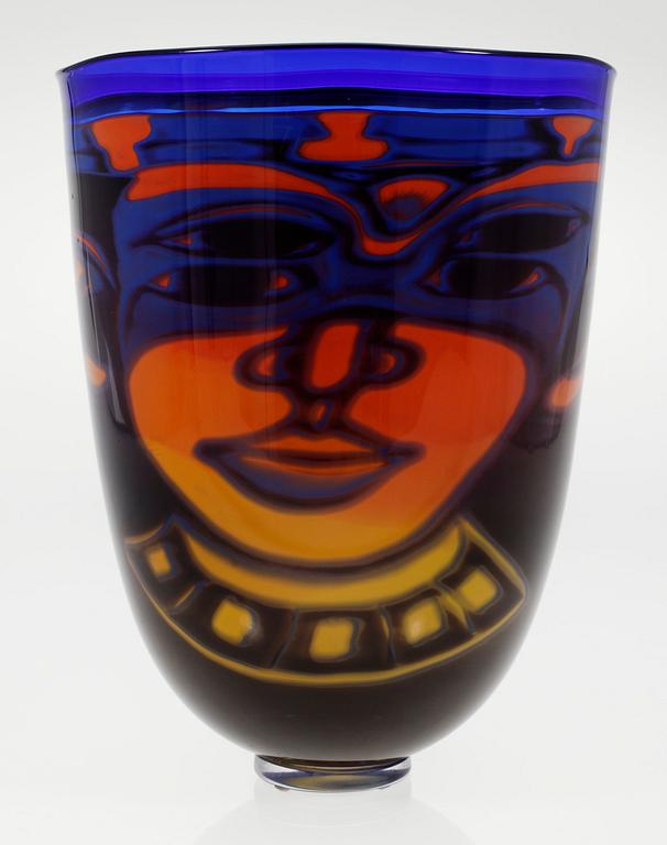 An Eva Englund graal glass vase, Orrefors 1992.