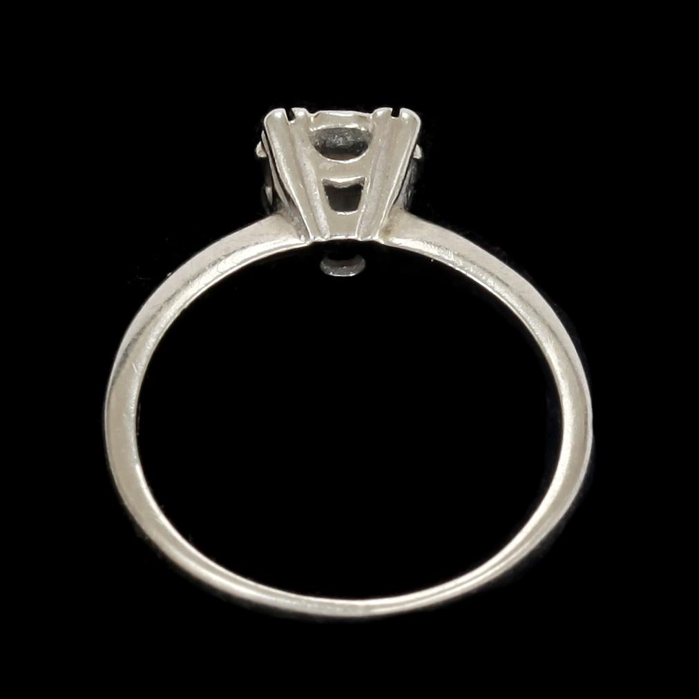 RING, 14k vitguld med briljantslipad diamant ca 0,10 ct. Vikt 2,4 g.