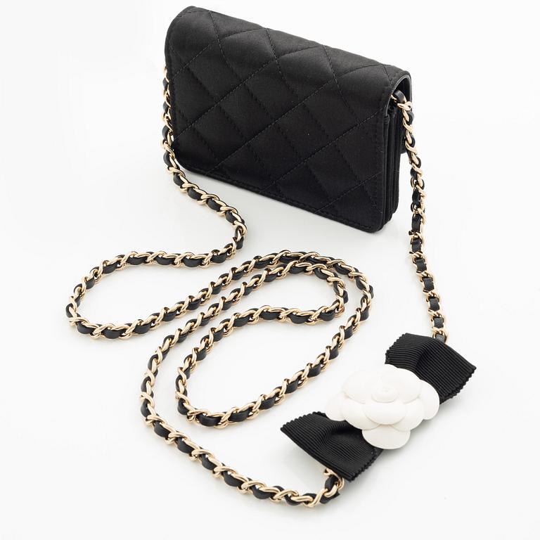 Chanel, väska, Mini Satin Camelia Chain bag.