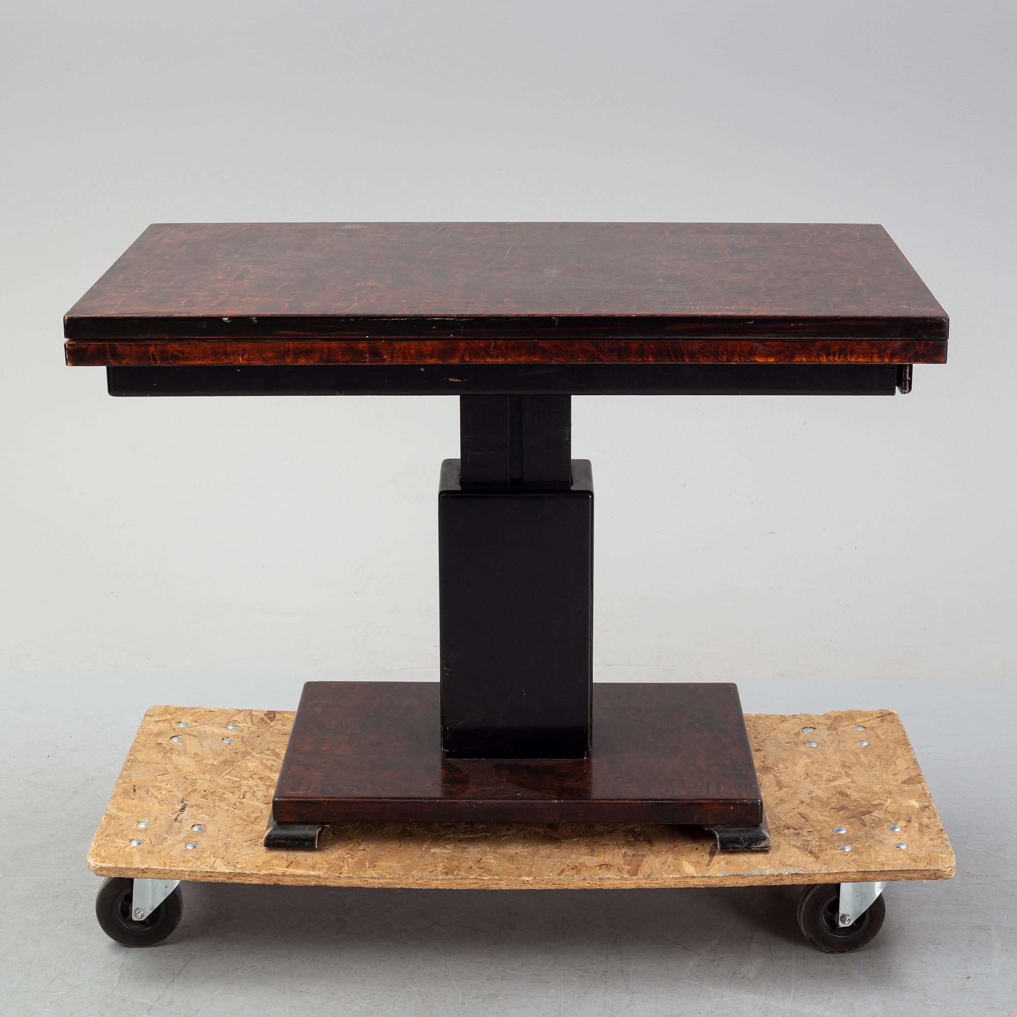 Otto Wretling, a 'Idealbordet' birch table, Umeå, 1930's.