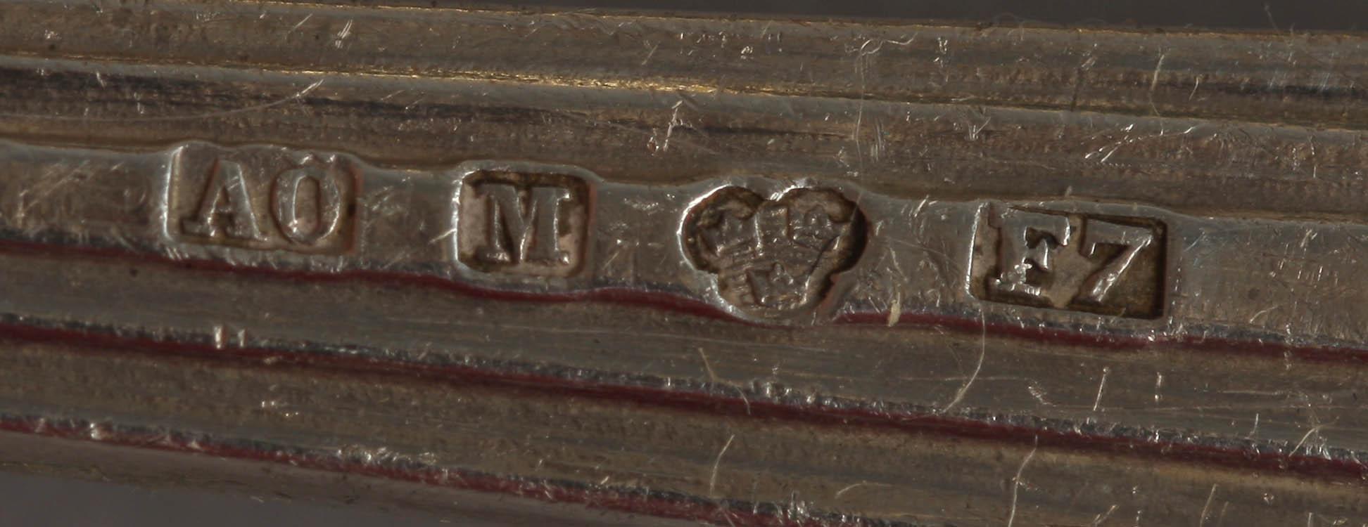 SERVERINGSBESTICK, ett par. Silver, C.G Hallberg 1918. SKEDAR, 12+1. Silver, Anna Östergren 1908-1910. Tot ca 450 gr.