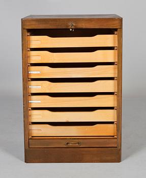 ARKIVSKÅP, 1900-talets första hälft.