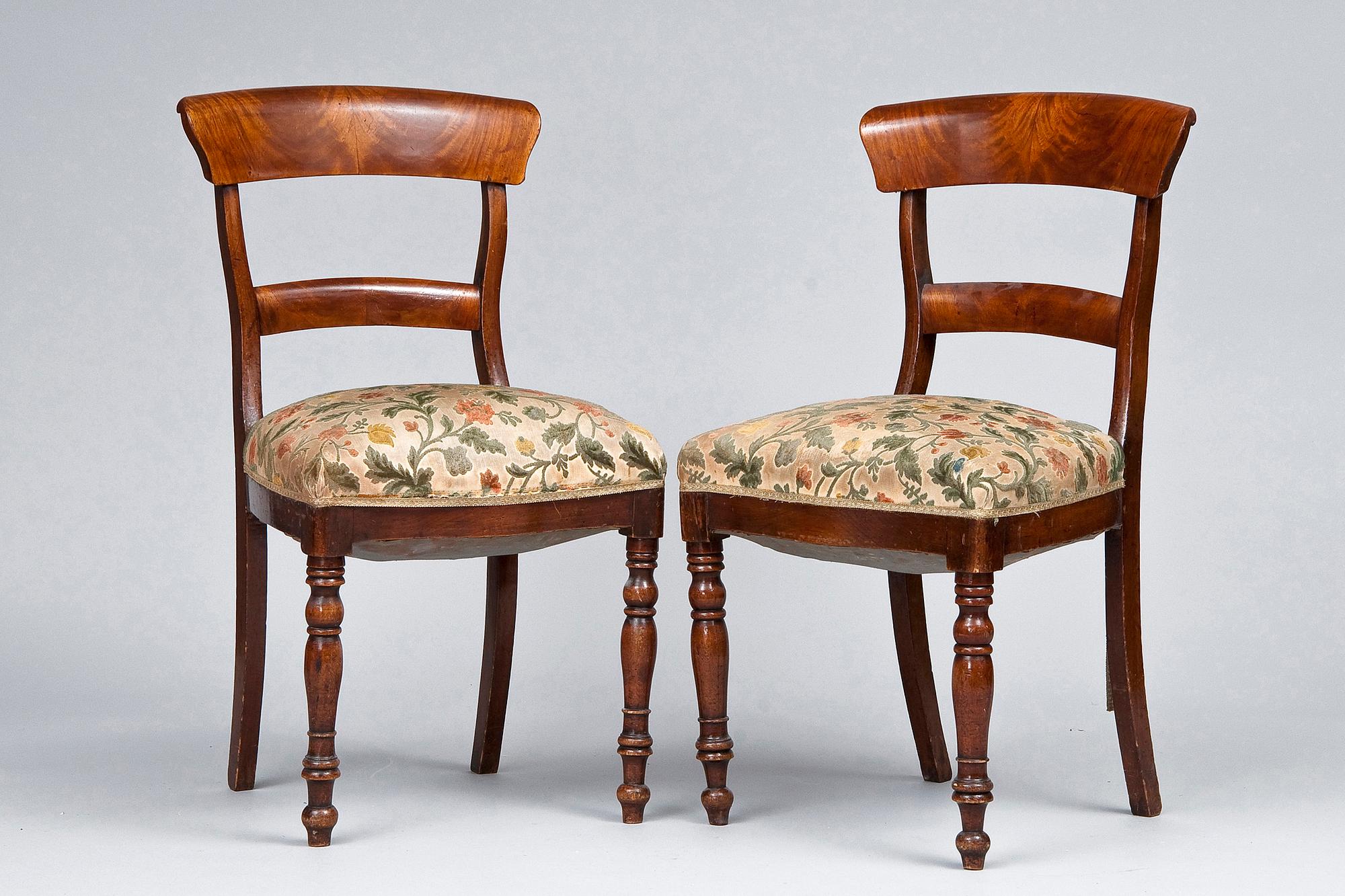 CHAIRS, 2 PCS.