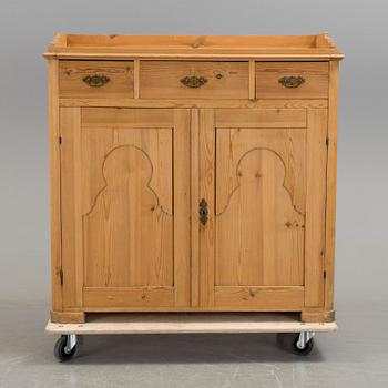 SKÄNK, furu, avlutad, 1800-talets andra hälft.