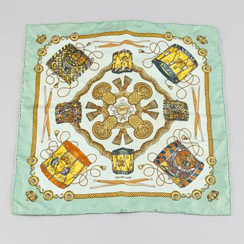 Hermès, armband samt scarf.