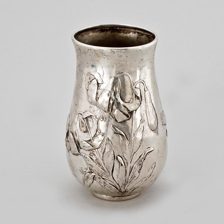 VAS, silver. Jugend. C.G.Hallberg, Stockholm 1898. Vikt 450gr.