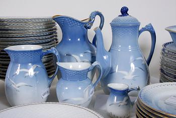 SERVISDELAR, 49 st, porslin, "Måsen", Bing & Gröndahl.