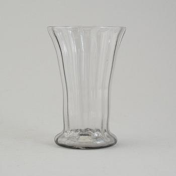 BÄGARE och FLASKA, glas, möjligen 1700-tal.