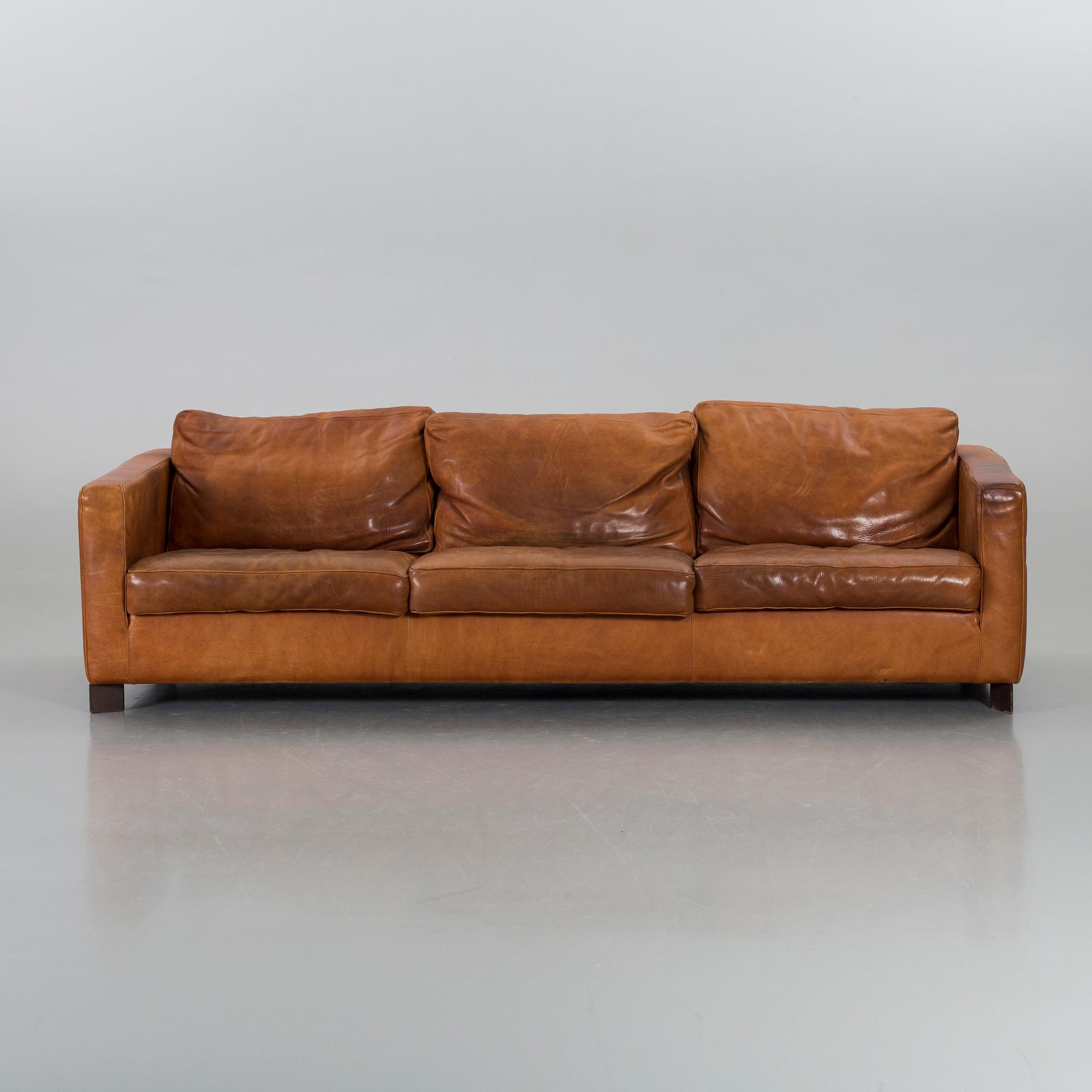 A MOLINARI LEATHER SOFA, end of 20th century.