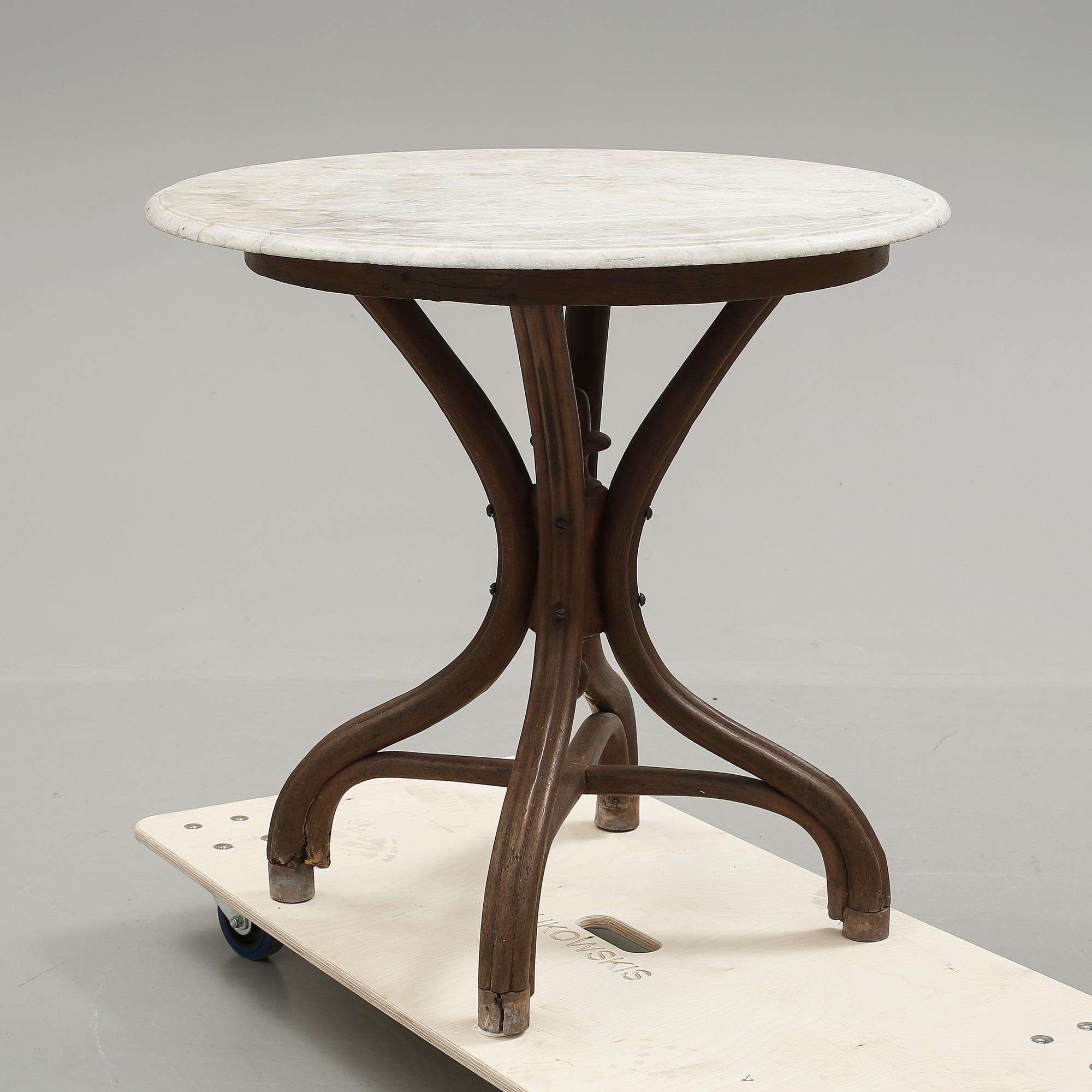 CAFÈBORD, Thonet. Modell 7. 1800-talets slut.