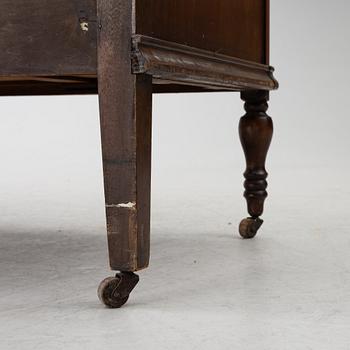 A chest of drawers, early 20th century, USA;.
