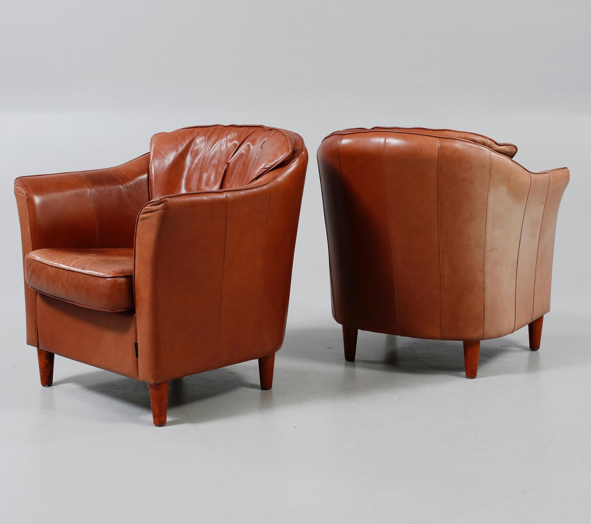 FÅTÖLJER, ett par, omkring år 2000.