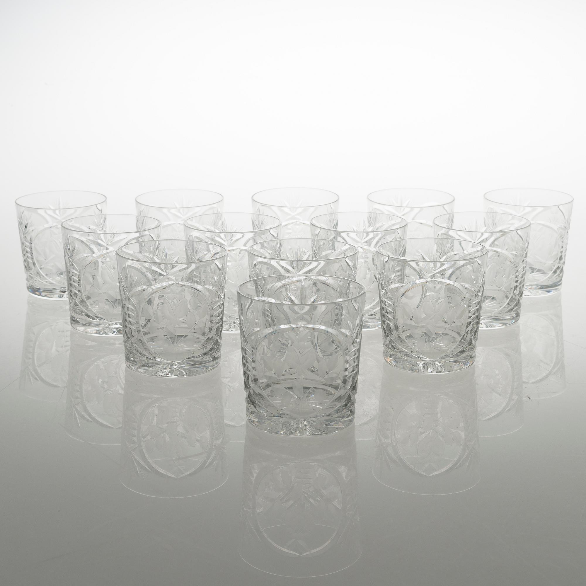 BÅLSKÅL, KARAFF och 87 st GLAS, glas.